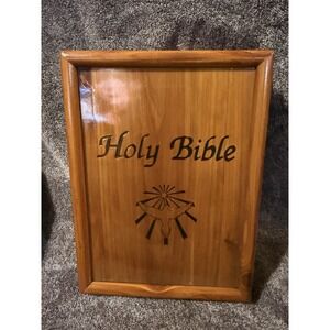 VINTAGE MEMORIAL EDITION HOLY BIBLE In Cedar Wood Box Comfort Edition King James